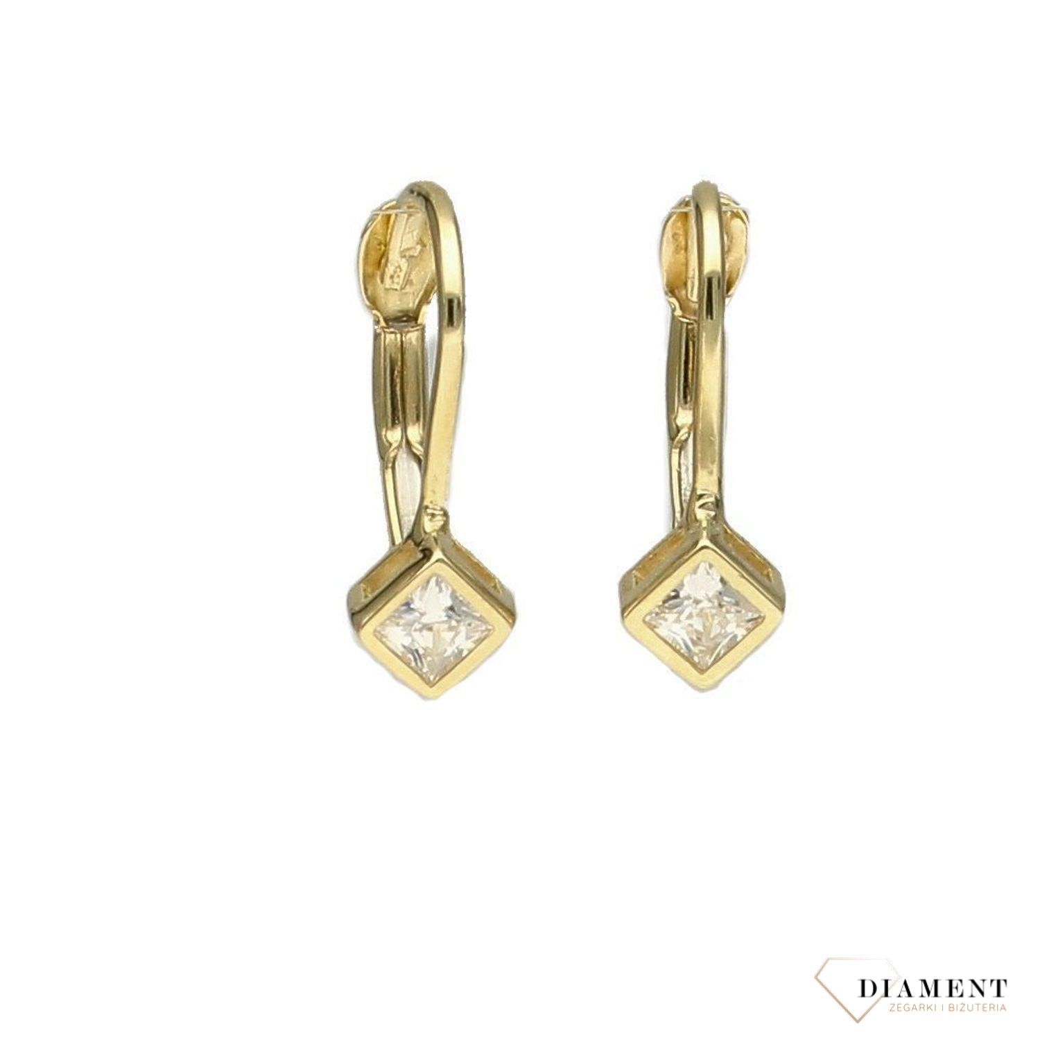 Złote kolczyki 333 cyrkonia w złotej oprawie KL 7383 333.jpg